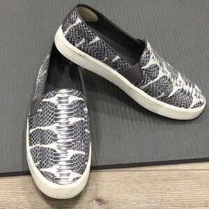 Vince Blair-5 Gray Snakeskin Leathr Slip On Sneakers